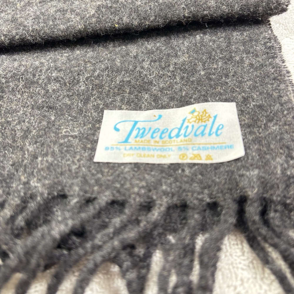 Vintage Tweedvale 95% Lambswool / 5% Cashmere Fringed Scotland Made Gray Scarf